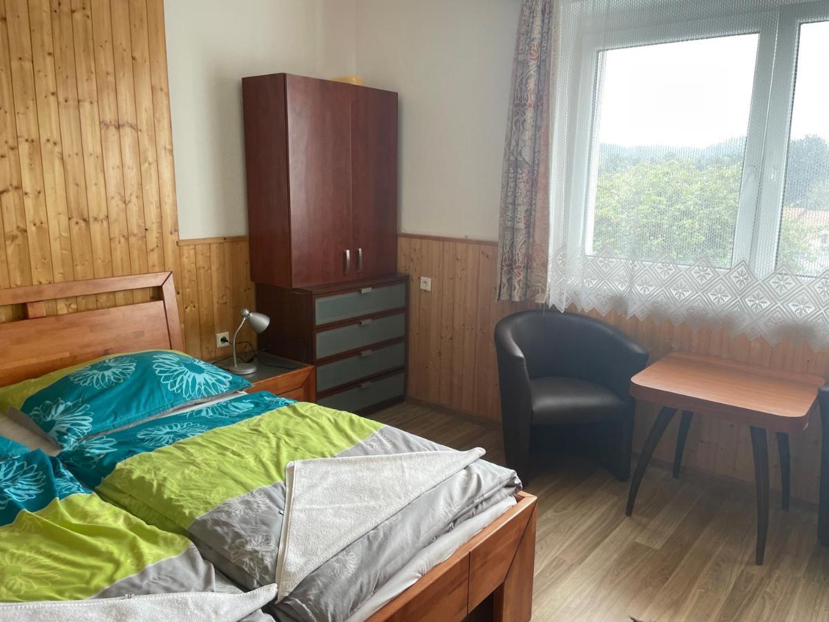 Hotel Penzion Fontána Náměšť nad Oslavou Exterior foto