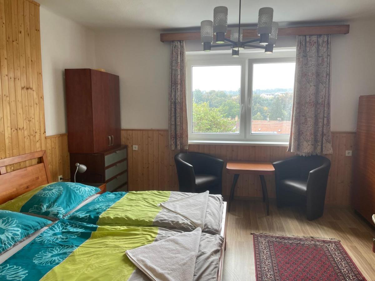 Hotel Penzion Fontána Náměšť nad Oslavou Exterior foto