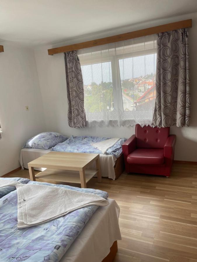 Hotel Penzion Fontána Náměšť nad Oslavou Exterior foto